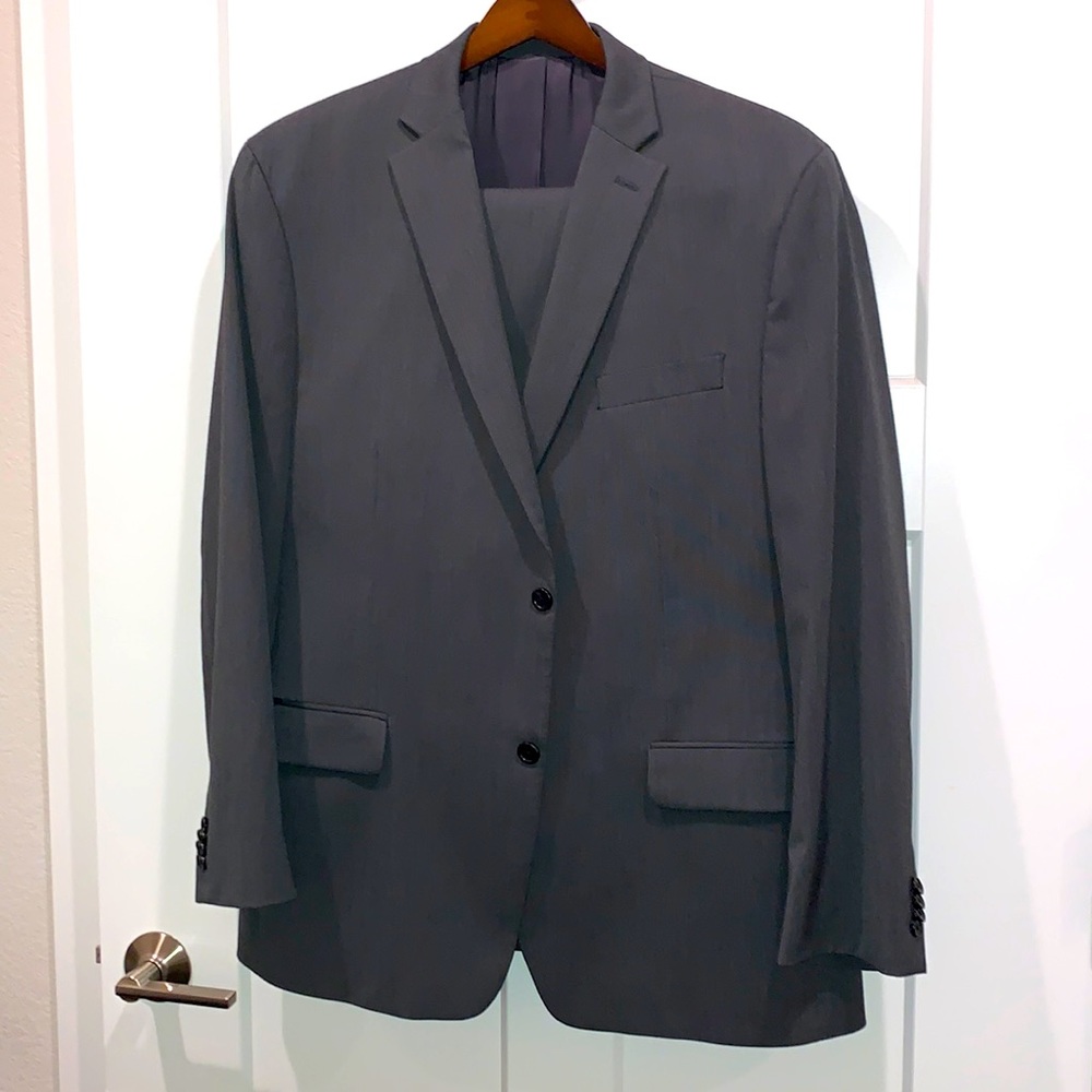 Classic Men's Gray Two-Button Blazer